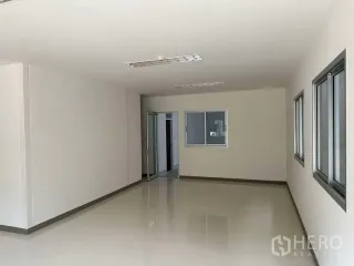 Almacén en alquiler en Bang Phli, Samut Prakan