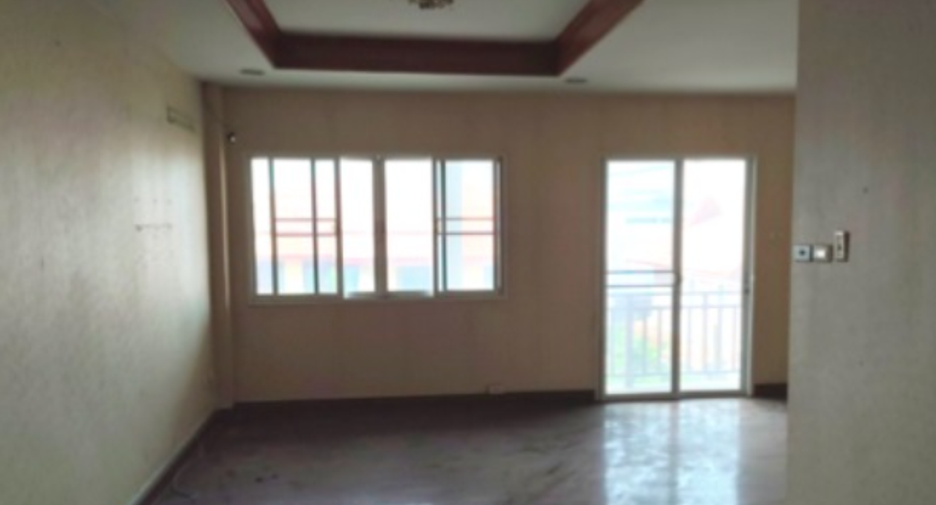 Reihenhaus zum Kauf mit 5 Zimmer in Bang Kruai, Nonthaburi