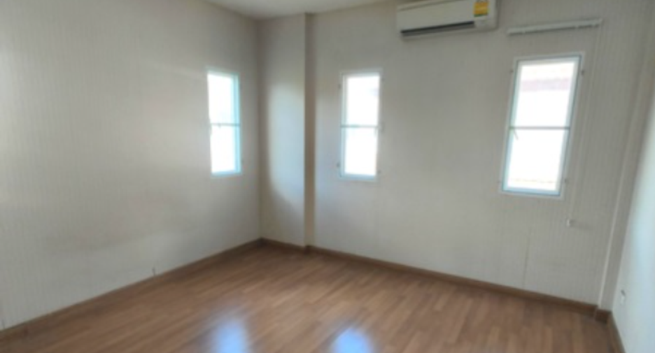 Casa en venta de 3 habitaciones en Bang Khen, Bangkok