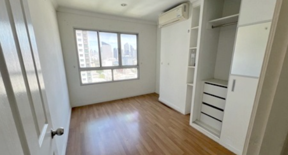 For sale 1 Beds condo in Huai Khwang, Bangkok