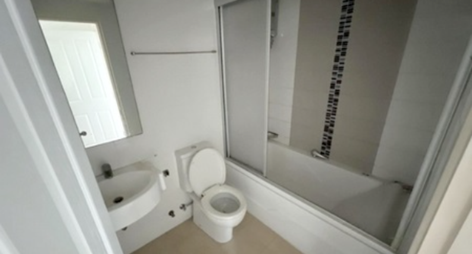 For sale 1 Beds condo in Huai Khwang, Bangkok