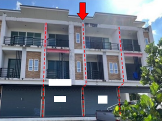 À vendre 8 chambres local commercial à Si Racha, Chonburi
