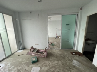 À vendre 8 chambres local commercial à Si Racha, Chonburi