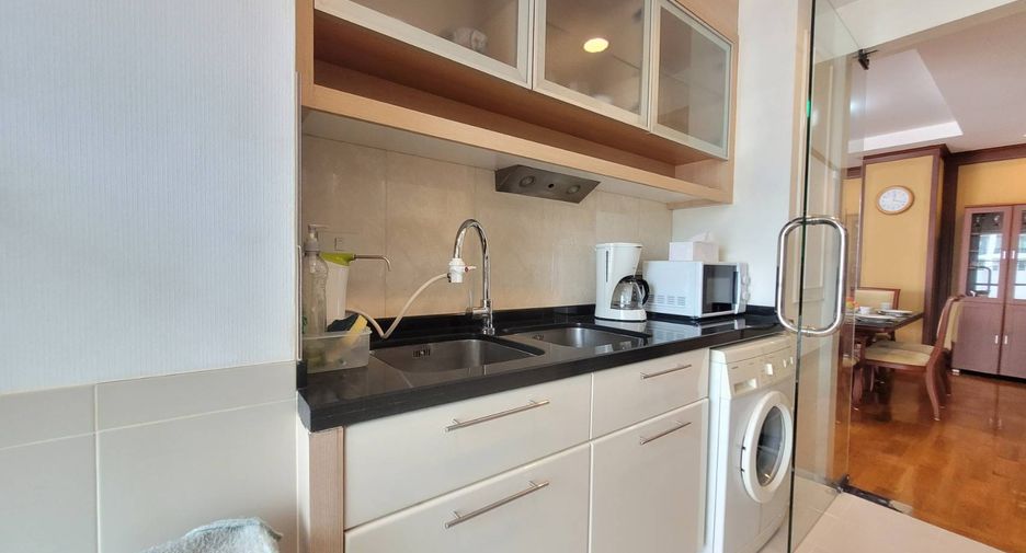 For rent 2 bedrooms condo in Khlong Toei, Bangkok