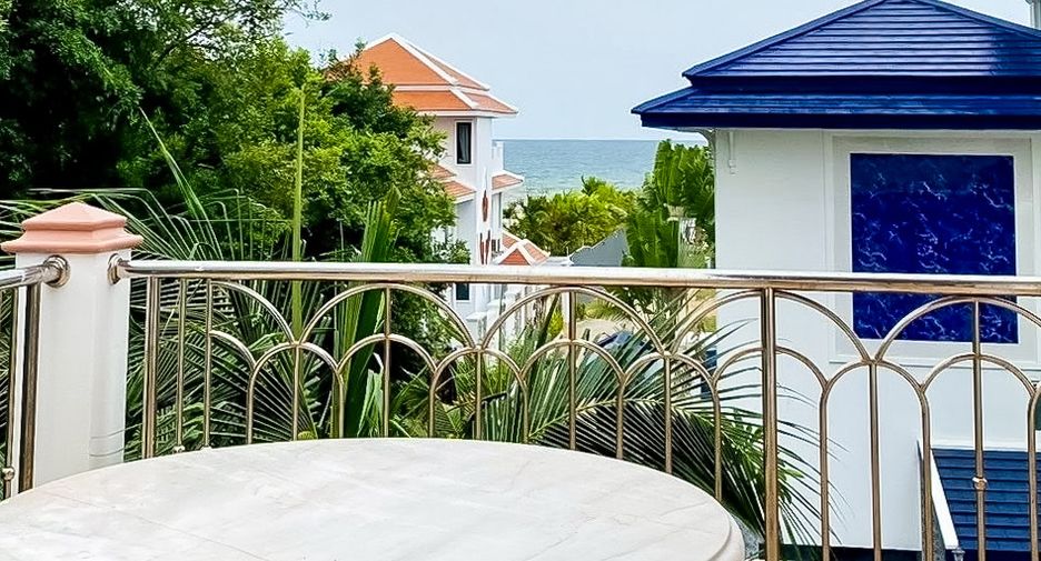 For rent 4 bedrooms house in Bang Lamung, Chonburi