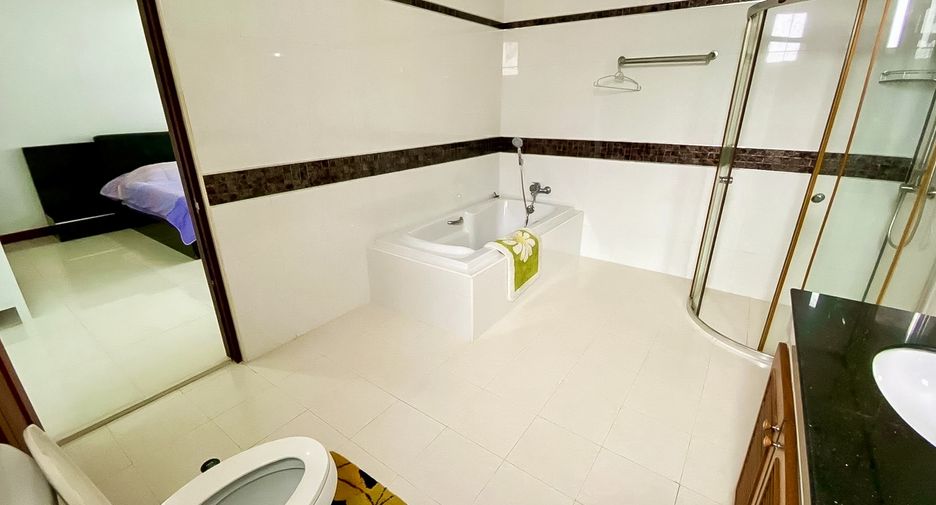 For rent 4 bedrooms house in Bang Lamung, Chonburi
