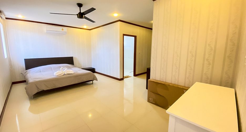 For rent 4 bedrooms house in Bang Lamung, Chonburi