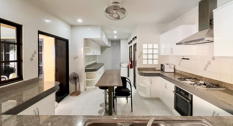 Local comercial en venta de 12 habitaciones en Bang Lamung, Chonburi