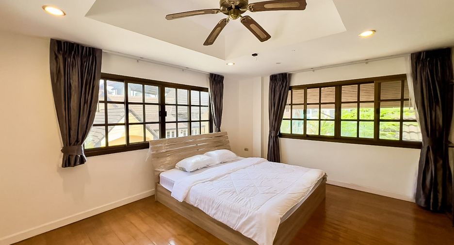Local comercial en venta de 12 habitaciones en Bang Lamung, Chonburi