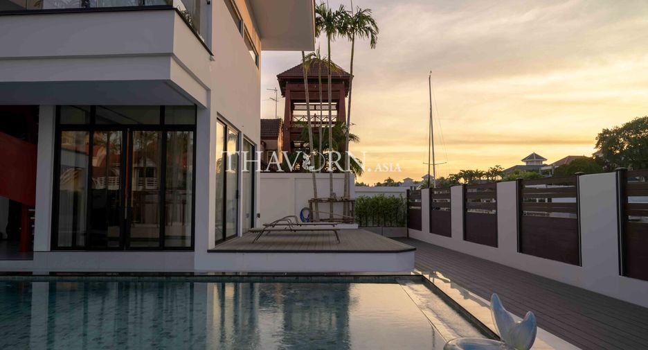 For sale 8 bedrooms house in Sattahip, Chonburi