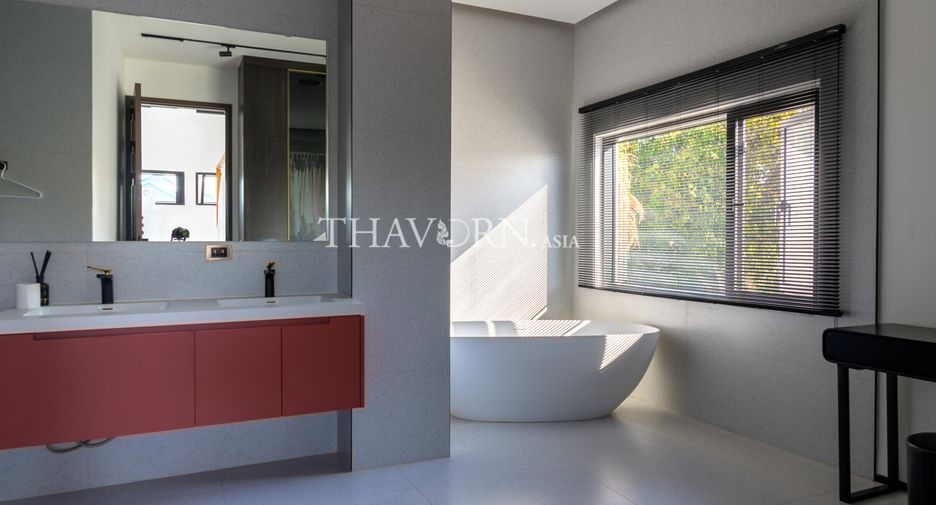 For sale 8 bedrooms house in Sattahip, Chonburi
