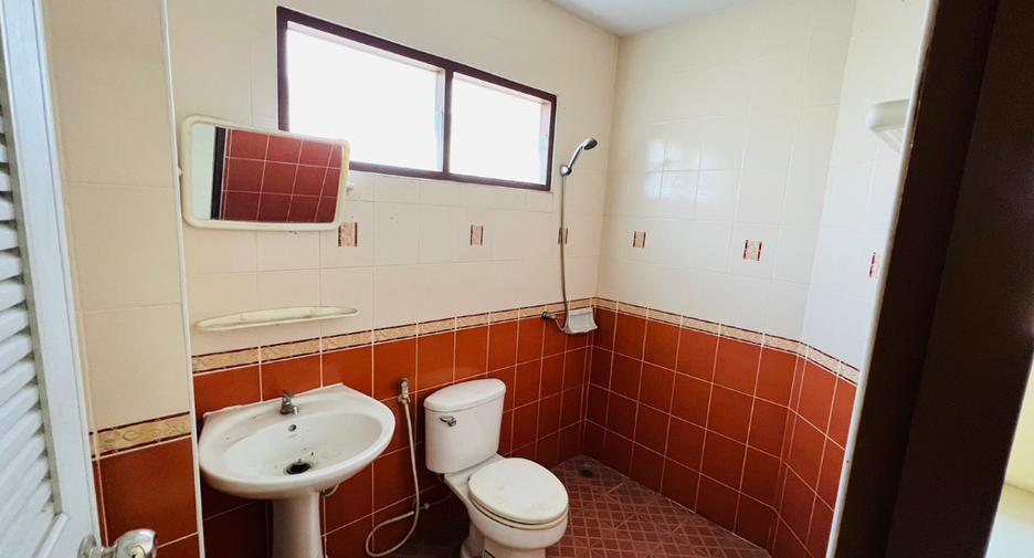 Продажа 2 спальни торговое помещение в Банг Сарай, Паттайя