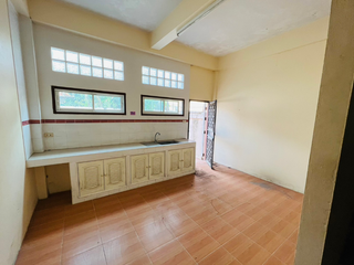 À vendre 2 chambres local commercial à Bang Saray, Pattaya