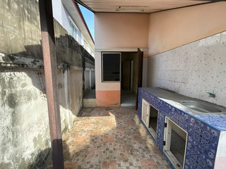 Продажа 1 кровать дом в Si Racha, Чонбури