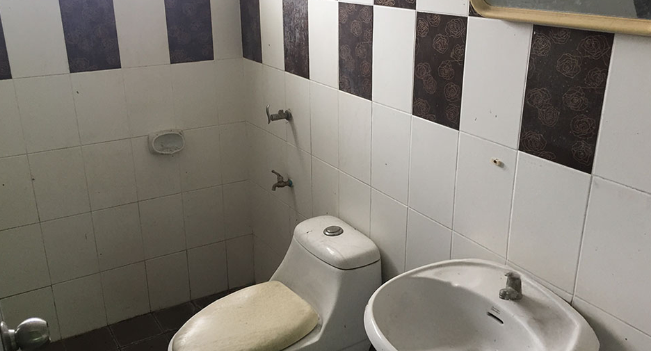 À vendre 2 chambres maison à Si Racha, Chonburi