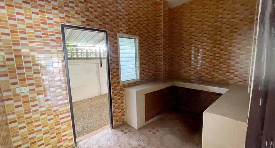 出售 3 卧室 独立屋 在 Si Racha, Chon Buri