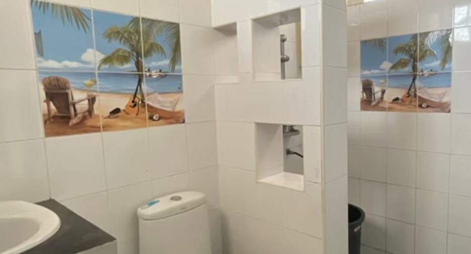 À vendre 2 chambres maison à Si Racha, Chonburi