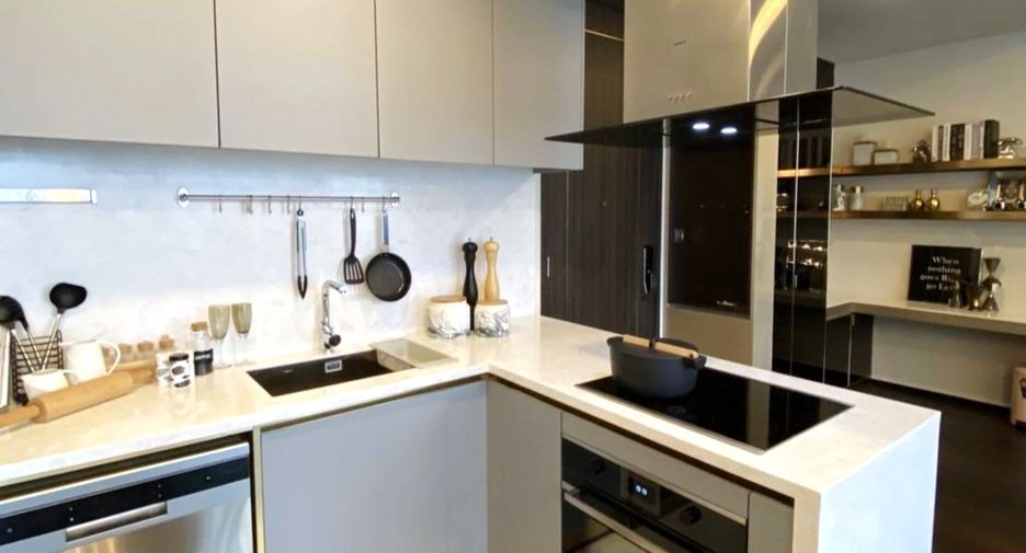 Condo en alquiler de 2 habitaciones en Khlong Toei, Bangkok