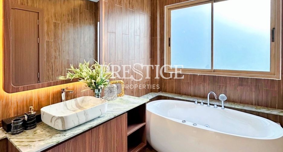 For sale 4 ベッドルーム house in Bang Lamung, Chonburi