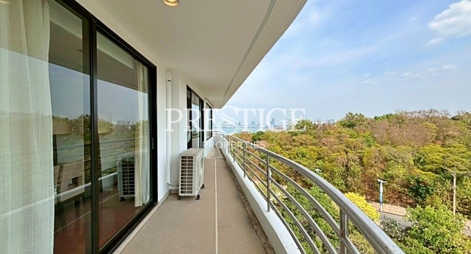 For rent 2 bedrooms condo in Pratumnak, Pattaya