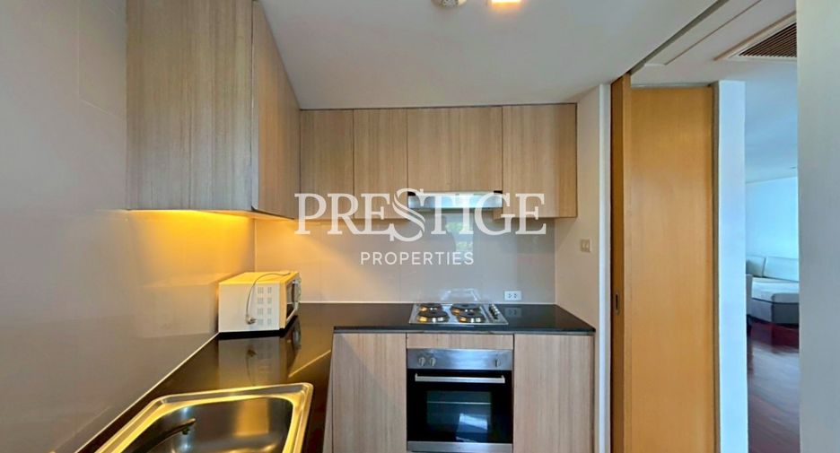 For rent 2 bedrooms condo in Pratumnak, Pattaya