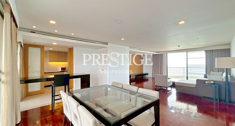 For rent 2 bedrooms condo in Pratumnak, Pattaya
