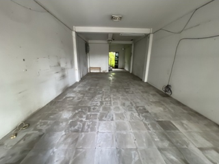 For sale 1 bed retail Space in Bang Kapi, Bangkok
