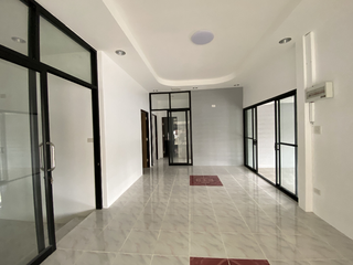 Haus zum Kauf mit 3 Zimmer in Mueang Rayong, Rayong
