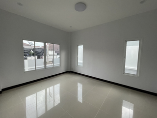 Haus zum Kauf mit 2 Zimmer in Pluak Daeng, Rayong