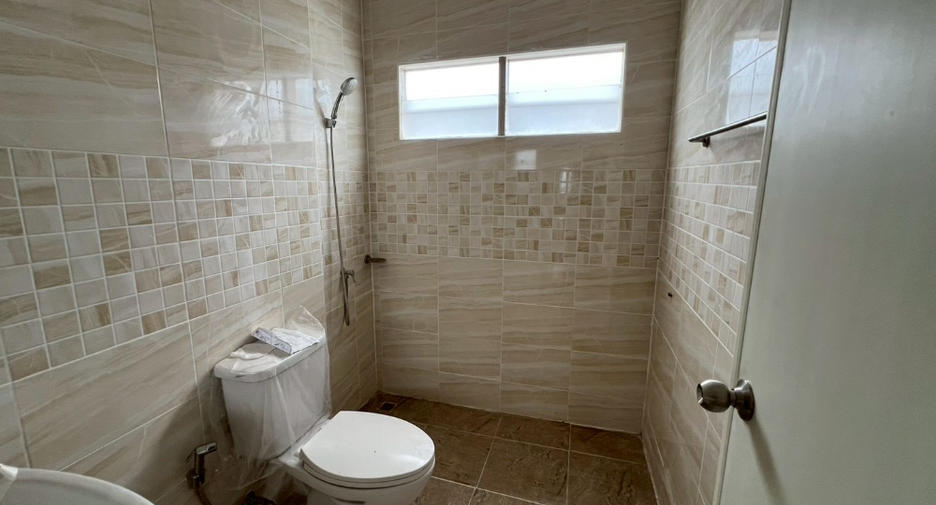 For sale 3 bedrooms house in Ban Chang, Rayong