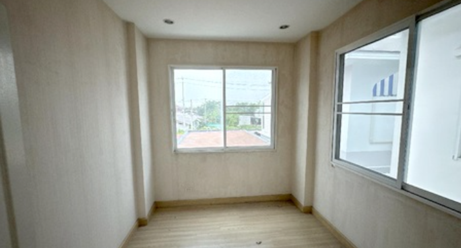 For sale 3 ベッドルーム house in Don Mueang, Bangkok