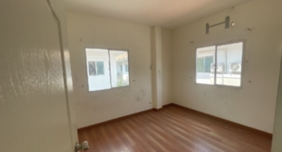 For sale 3 ベッドルーム house in Lat Krabang, Bangkok