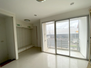 À vendre 3 chambres local commercial à Mueang Rayong, Rayong