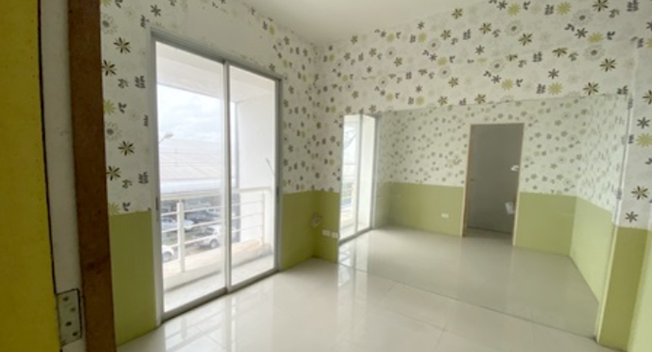 For sale 3 bedrooms retail Space in Mueang Rayong, Rayong