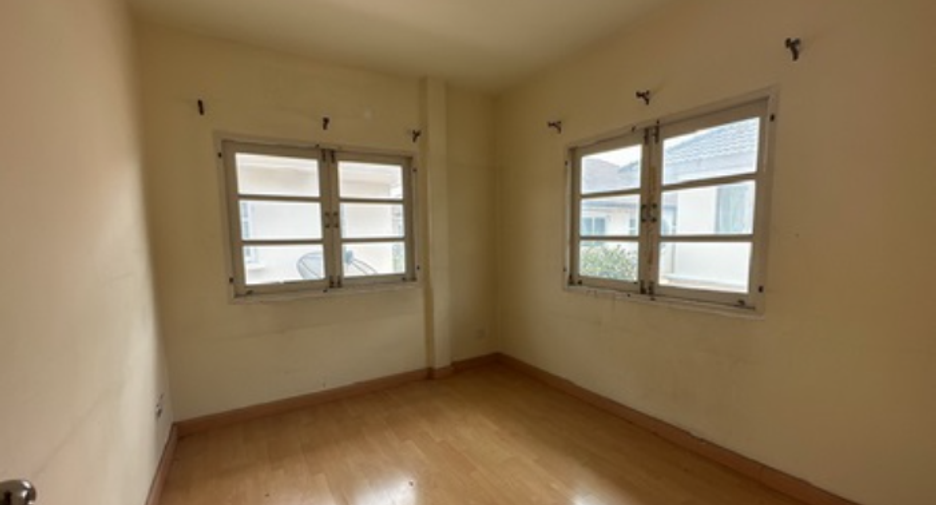 For sale 3 bedrooms house in Sai Mai, Bangkok