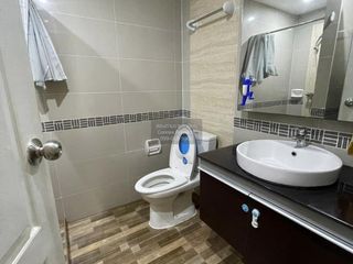 Аренда 2 спальни кондо в Пхра Кханонг, Бангкок