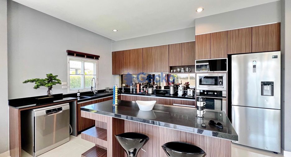Casa en venta de 3 habitaciones en Bang Lamung, Chonburi