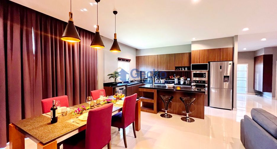 Casa en venta de 3 habitaciones en Bang Lamung, Chonburi