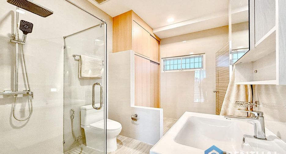 For sale 3 bedrooms house in Bang Lamung, Chonburi