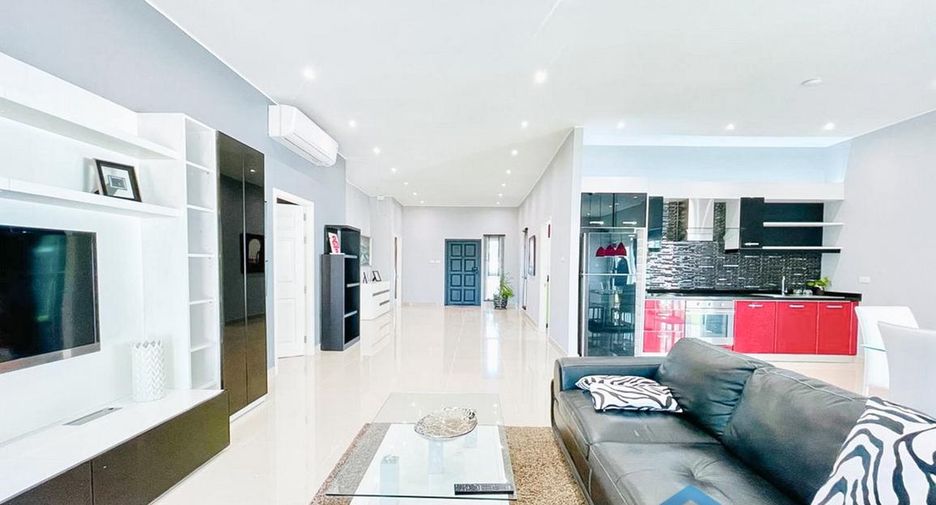 For rent and for sale 4 bedrooms house in Bang Lamung, Chonburi
