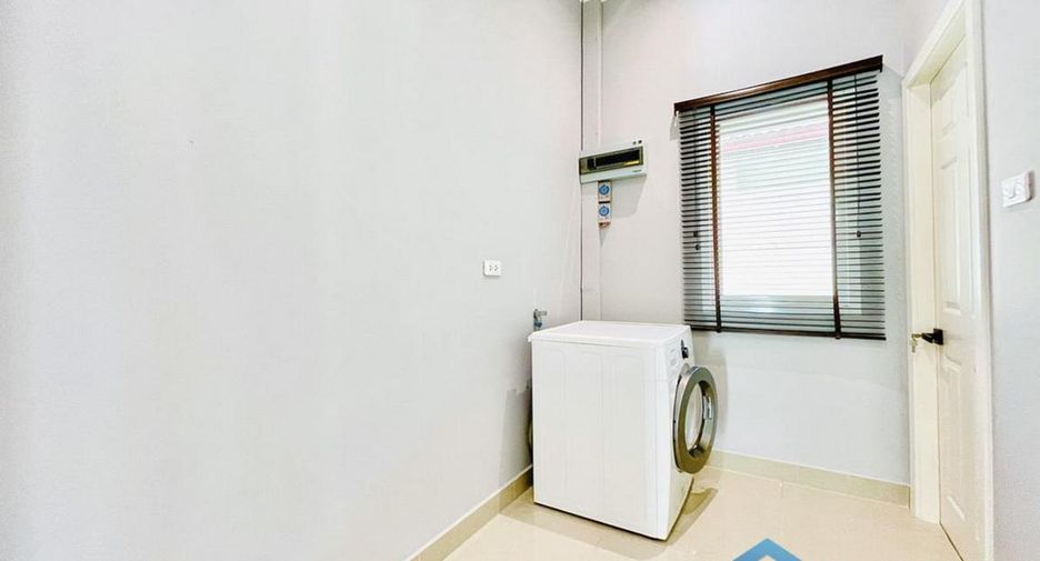 For rent and for sale 4 bedrooms house in Bang Lamung, Chonburi