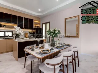Casa en venta de 4 habitaciones en Bang Lamung, Chonburi