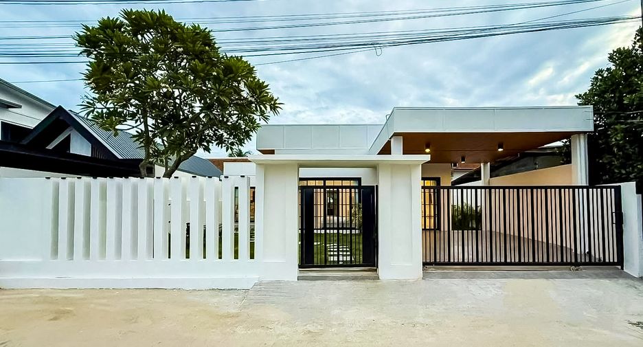 For rent 3 bedrooms house in Bang Lamung, Chonburi