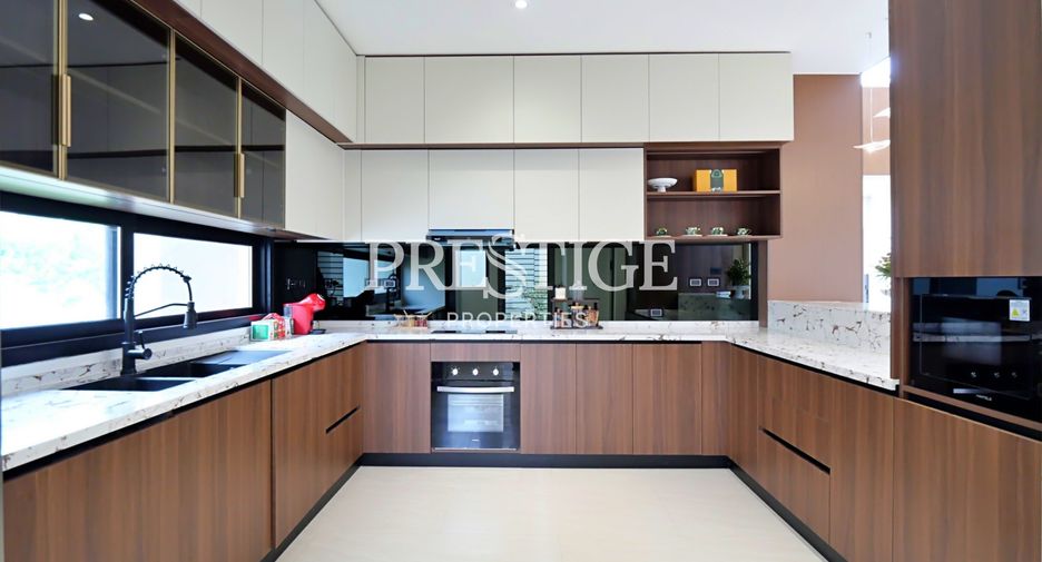For sale 4 bedrooms house in Bang Lamung, Chonburi