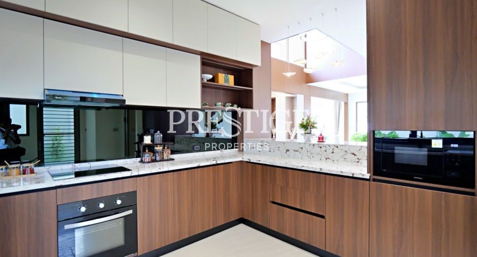 For sale 4 bedrooms house in Bang Lamung, Chonburi