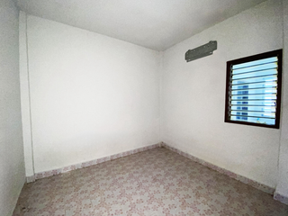 Casa adosada en venta de 2 habitaciones en Mueang Rayong, Rayong