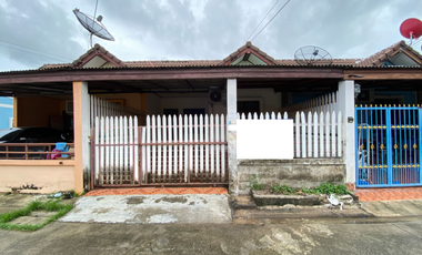 À vendre 2 chambres maison de ville à Mueang Rayong, Rayong