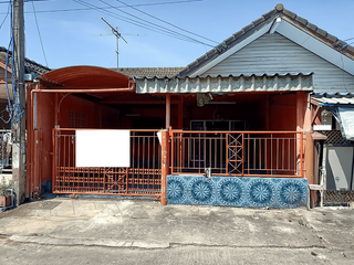 Casa adosada en venta de 2 habitaciones en Pluak Daeng, Rayong