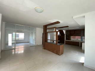 À vendre 4 chambres maison à Ban Chang, Rayong