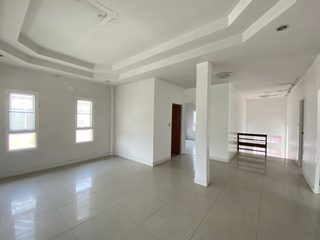 À vendre 4 chambres maison à Ban Chang, Rayong
